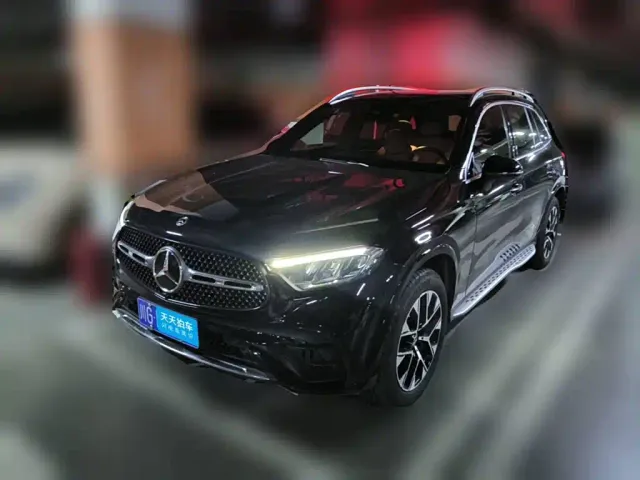 Фотография автомобиля — Mercedes-Benz GLC-Class