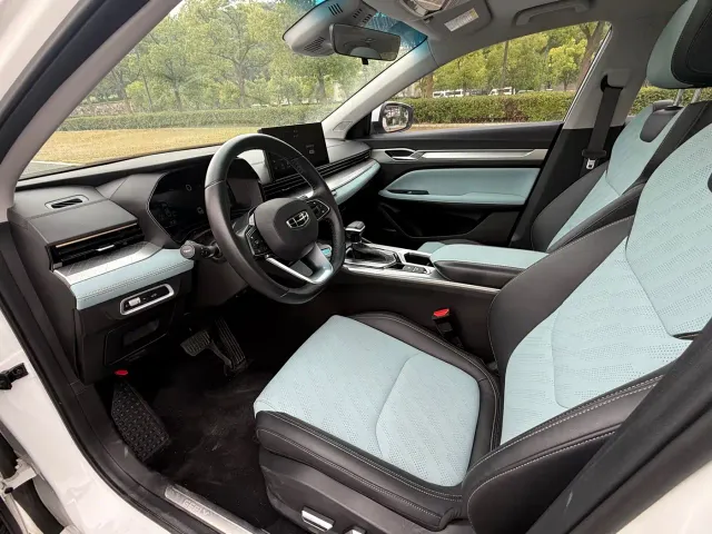 Geely Emgrand L — Фото автомобиля 7