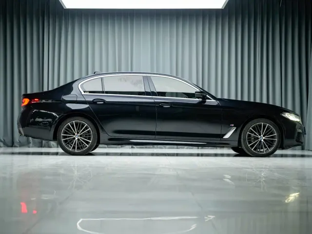 BMW 5 Series — Фото автомобиля 4