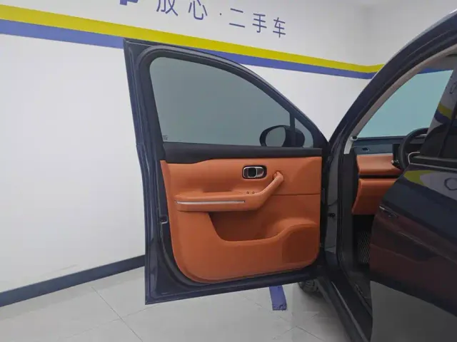 Leapmotor C10 — Фото автомобиля 7