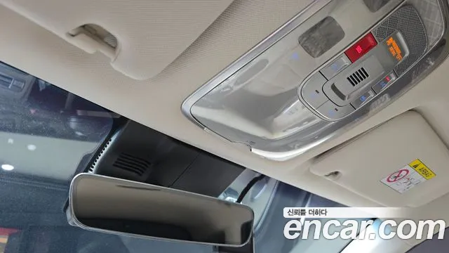 Genesis GV70 — Фото автомобиля 25