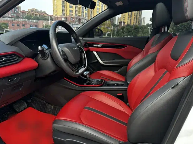 Dongfeng Yixuan — Фото автомобиля 16