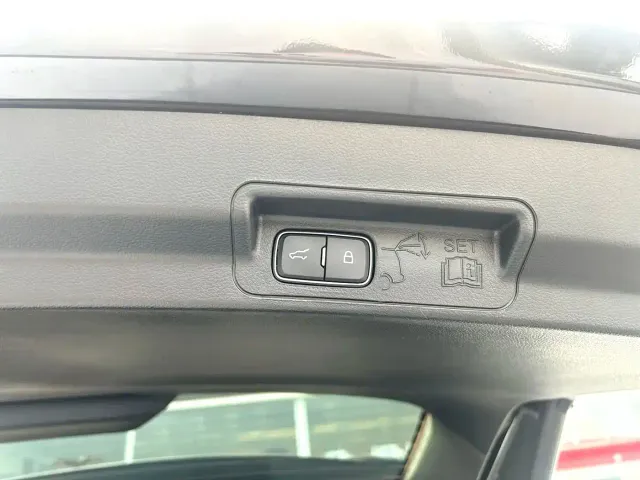 Ford Explorer — Фото автомобиля 10