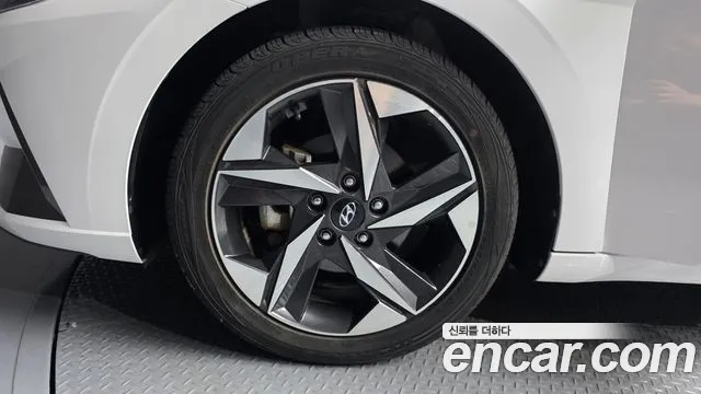 Hyundai AVANTE Avante (CN7) — Фото автомобиля 5
