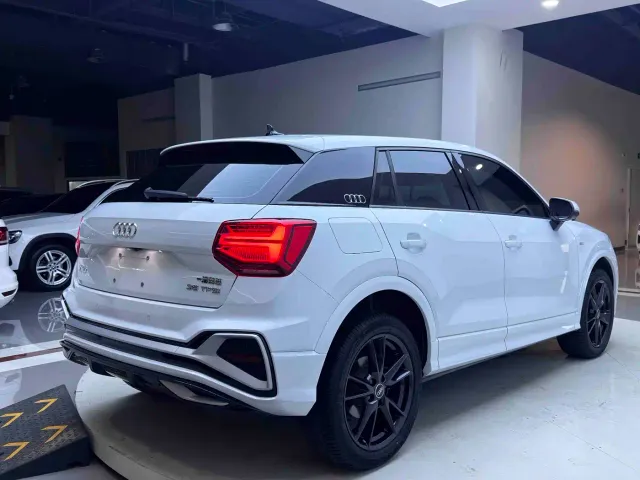 Audi Q2L — Фото автомобиля 6