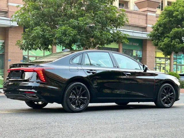 Hongqi H5 — Фото автомобиля 4