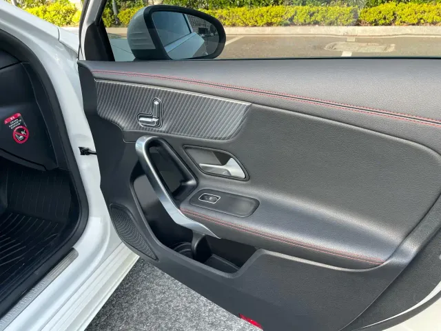 Mercedes-Benz A-Class — Фото автомобиля 13