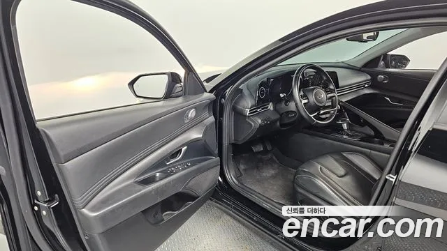 Hyundai AVANTE Avante (CN7) — Фото автомобиля 10