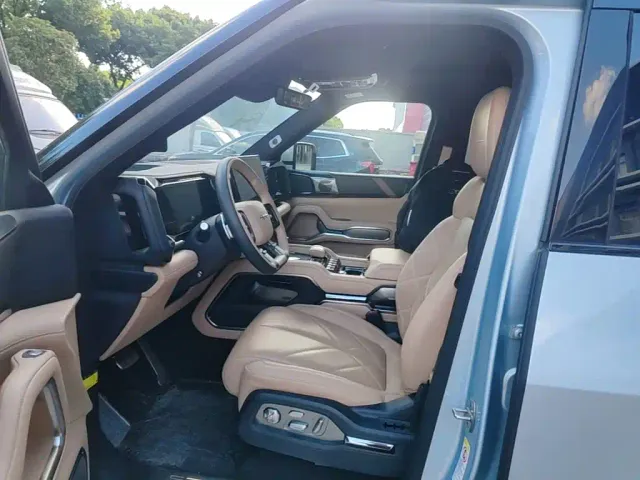 BYD FangChengBao Leopard 8 — Фото автомобиля 14