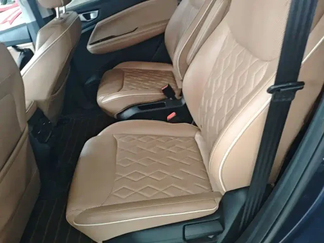 Wuling Jiachen — Фото автомобиля 16