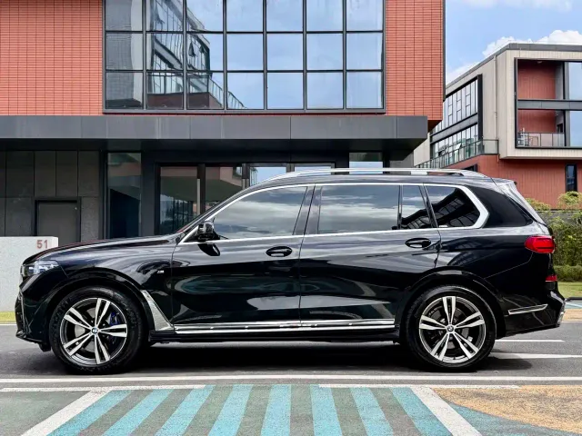 BMW X7 — Фото автомобиля 6