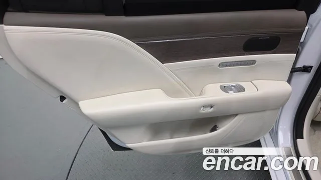 Genesis G90 Бензин 3.5 турбо AWD — Фото автомобиля 22