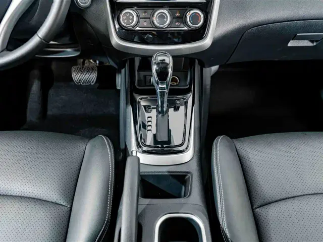 Nissan Tiida — Фото автомобиля 12