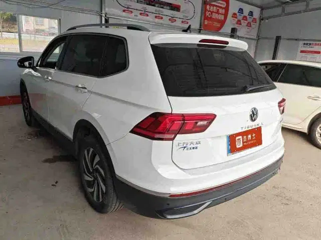 Volkswagen Tiguan L — Фото автомобиля 9