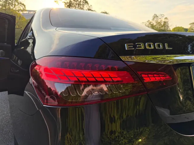 Mercedes-Benz E-Class — Фото автомобиля 29