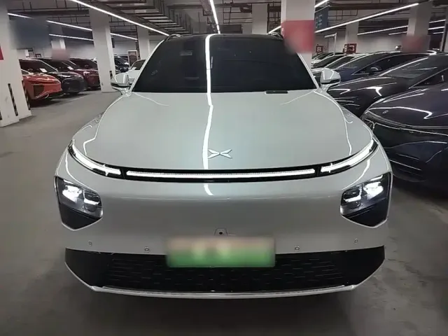 XPeng XPeng G9 2022 570 Pro — Фото автомобиля 2