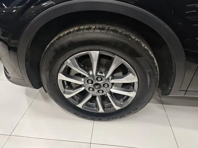 Ford Edge — Фото автомобиля 22