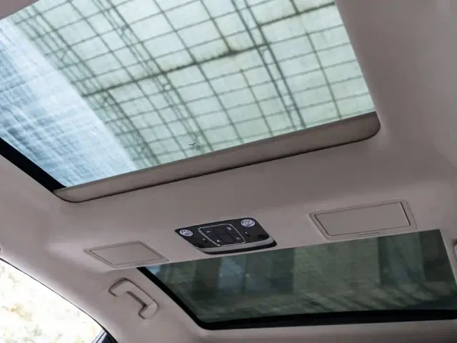Bentley Flying Spur — Фото автомобиля 19