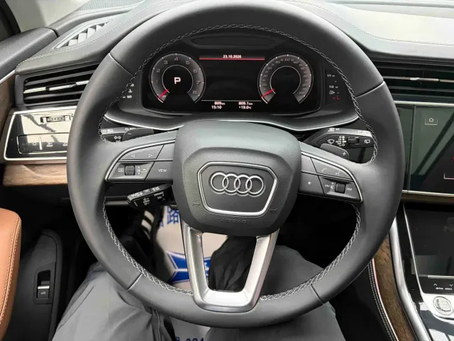 Audi Q7 — Фото автомобиля 10