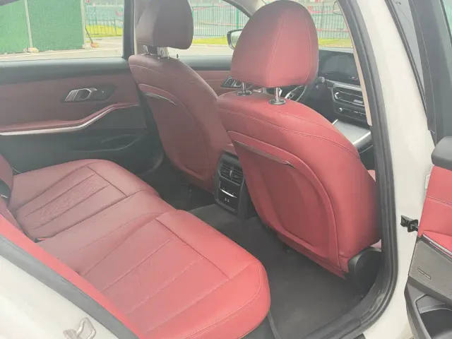 BMW 3 Series — Фото автомобиля 11
