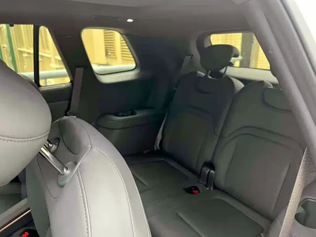 Dongfeng Yipai eπ008 2024 210Max Range Extender 6-Seater — Фото автомобиля 9