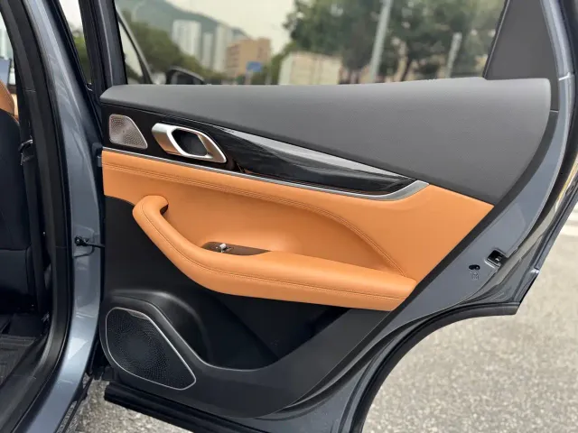 Geely Boyue L — Фото автомобиля 27