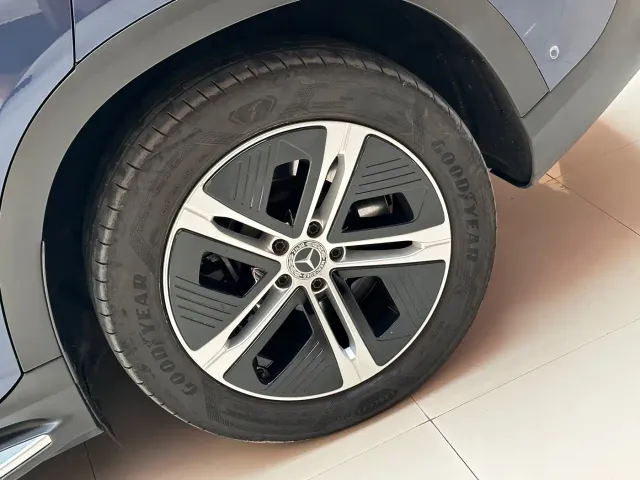 Mercedes-Benz EQE SUV — Фото автомобиля 7