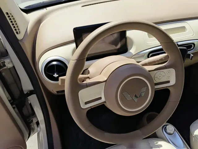 Wuling Hongguang Mini EV — Фото автомобиля 10