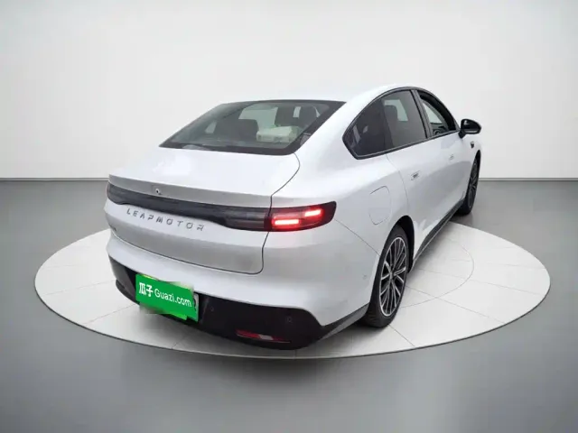 Leapmotor B01 — Фото автомобиля 4