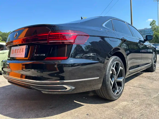 Volkswagen Passat — Фото автомобиля 13