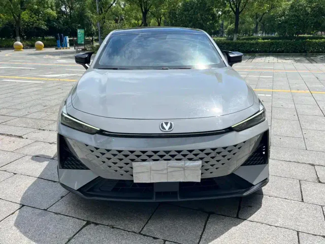 Changan UNI-V — Фото автомобиля 2