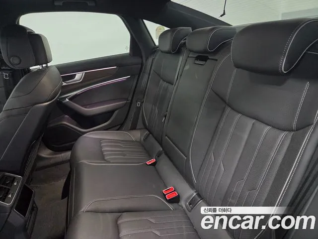 Audi A6 C8 — Фото автомобиля 11