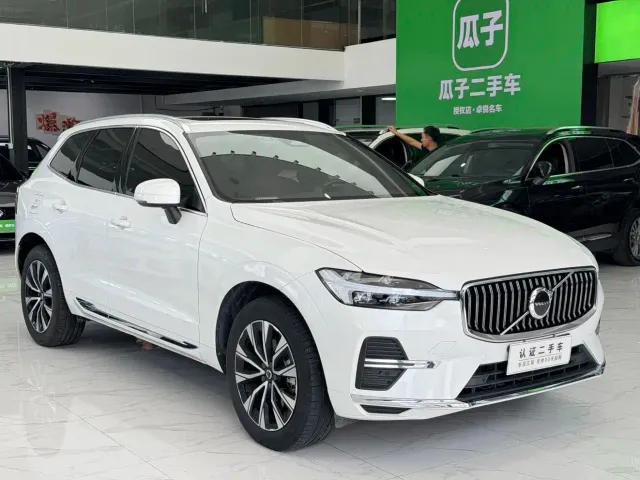 Volvo XC60 — Фото автомобиля 4