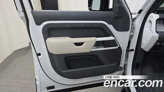 Land Rover Defender L663 — Фото автомобиля 13