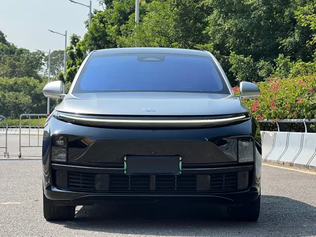 Li Auto L7 — Фото автомобиля 2