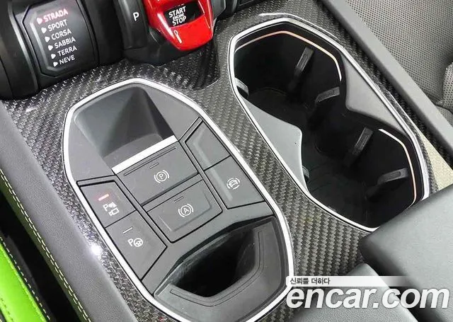 Lamborghini Urus — Фото автомобиля 16