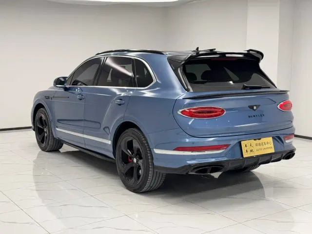 Bentley Bentayga — Фото автомобиля 26