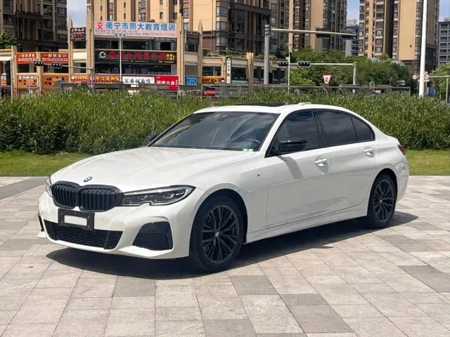 Фотография автомобиля — BMW 3 Series