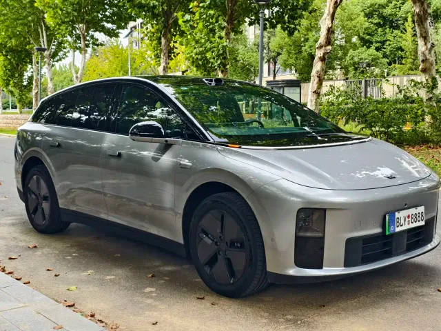 Li Auto i6 — Фото автомобиля 3