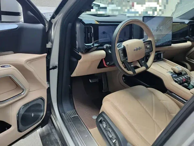 Fang Cheng Bao Leopard 8 2025 Zhiyong Flagship 7-Seater — Фото автомобиля 15