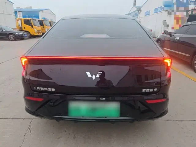 Wuling Starlight — Фото автомобиля 5