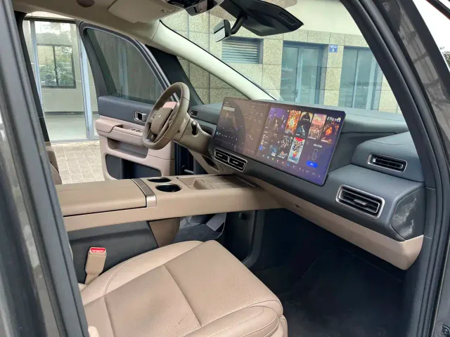 Li Auto MEGA — Фото автомобиля 10