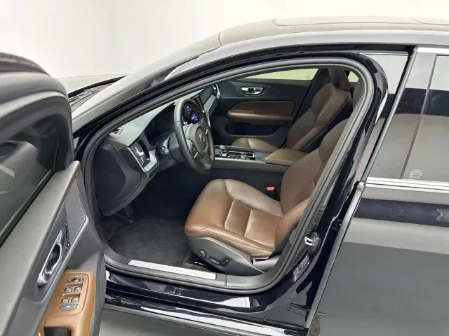 Volvo S60 — Фото автомобиля 5