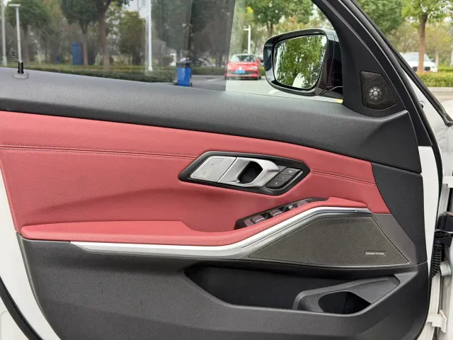 BMW 3 Series — Фото автомобиля 4