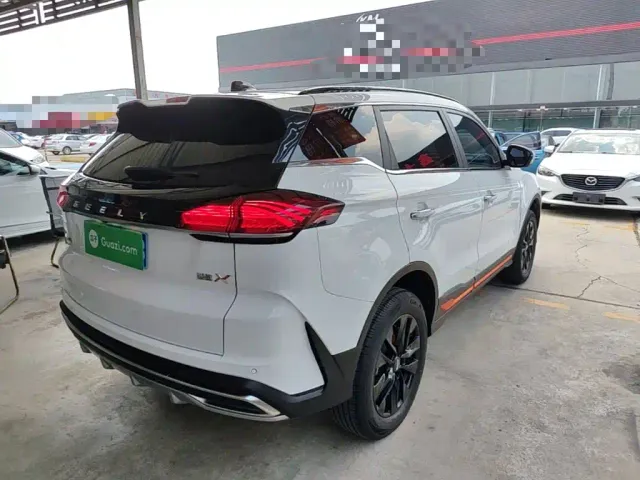 Geely Boyue — Фото автомобиля 6