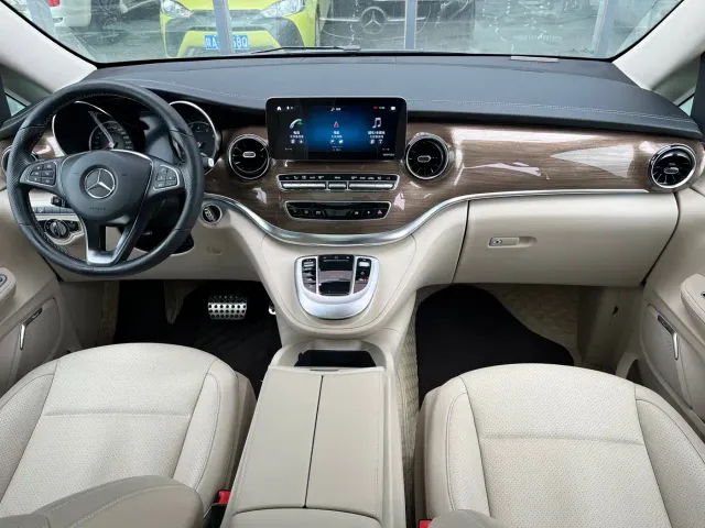 Mercedes-Benz V-Class — Фото автомобиля 7
