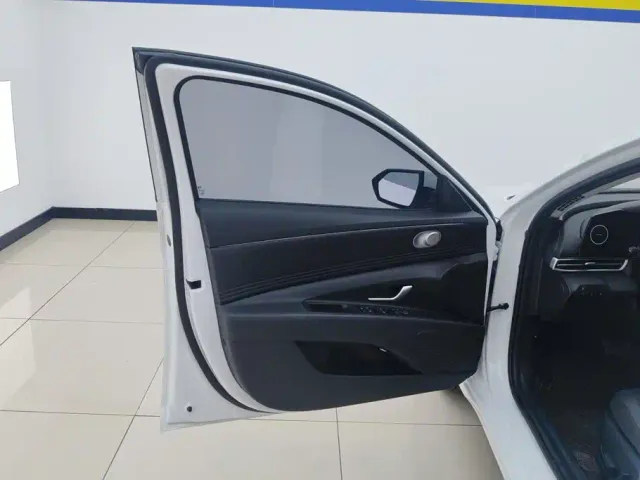 Hyundai Elantra — Фото автомобиля 7