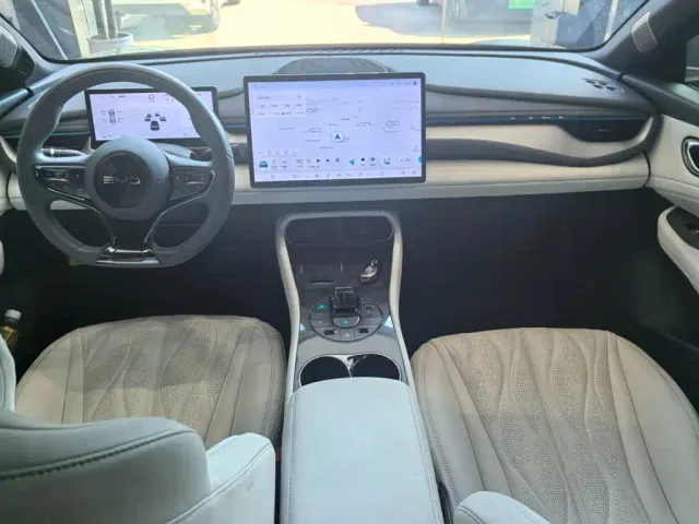 BYD Seal 06 GT — Фото автомобиля 12