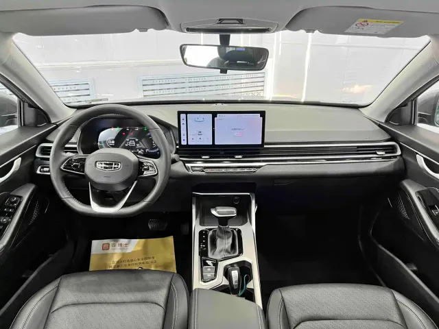 Geely Emgrand — Фото автомобиля 11