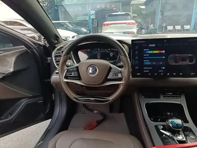 BYD Han — Фото автомобиля 10
